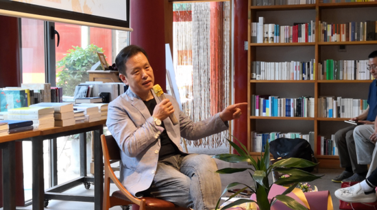 中国作协副主席李敬泽在研讨会上发言