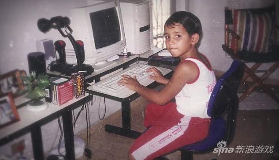 英雄联盟周年庆狂欢盛典纪录片的背景音乐