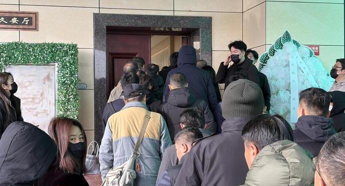 何晴告别仪式 儿子追忆母亲抗病与初雪