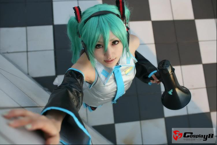 《初音未来》真人美艳Cos图赏