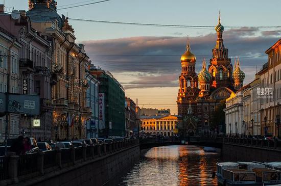 夕阳下的圣彼得堡