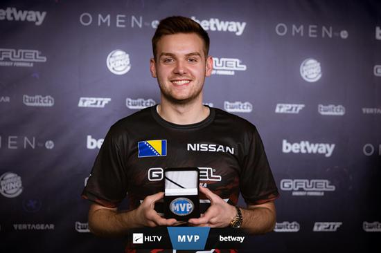 王者归来 NiKo荣获BLAST迈阿密站MVP奖章