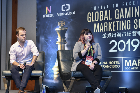 ΪJoel GregoryΪAmanda Farough