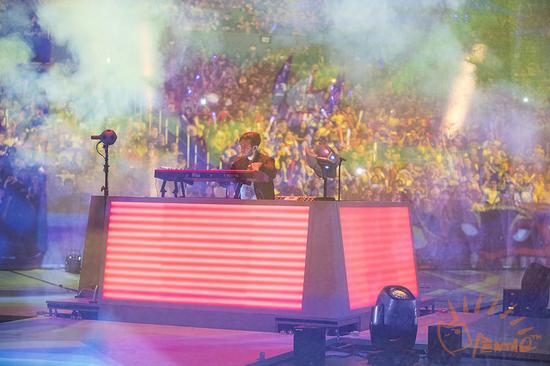 1477848241516587.jpg Zedd.jpg