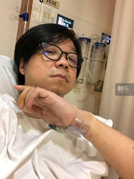 彭子杰在医院自拍，他说自己累得勉强拍完照后就睡了过去