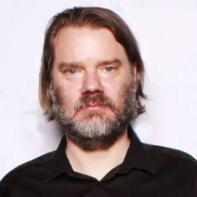 Chet Faliszek 是《传送门2》《求生之路》的编剧,也是一名 VR 游戏制作人。