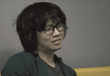 �ڼ�¼Ƭ�����С��ľ�ͷ�£��·ɵ���һ�η�������ӡ�����