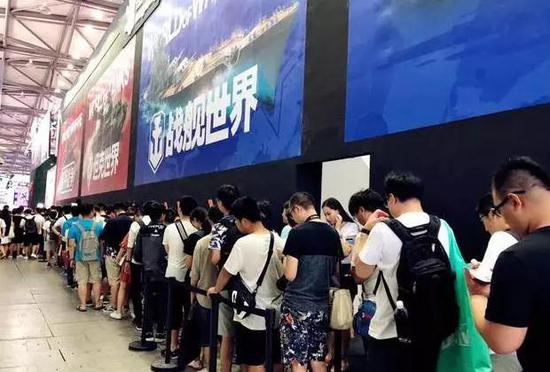 领取空中网福利的长队