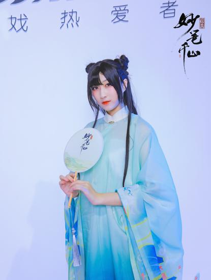 妙笔点染俏佳人