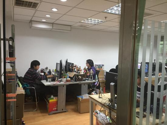 工作中的幻萌員工