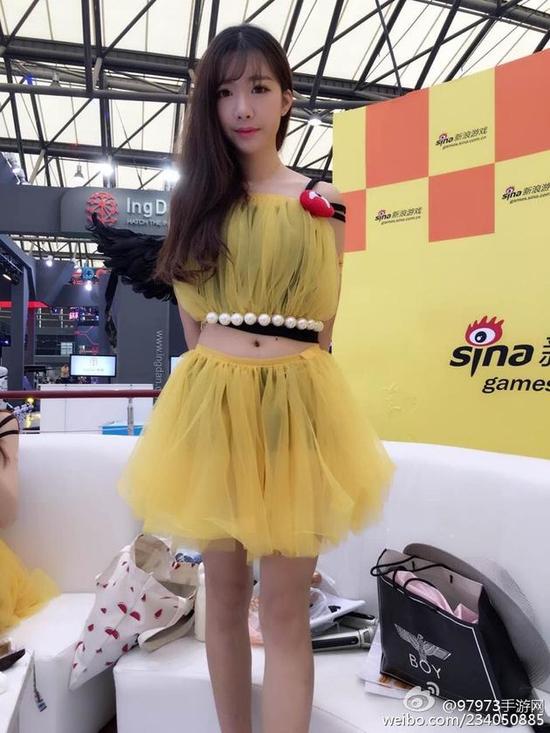 chinajoy2016新浪游戏展台showgirl