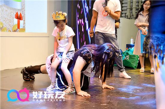 一个小毛孩算什么，我将施展神臂力！