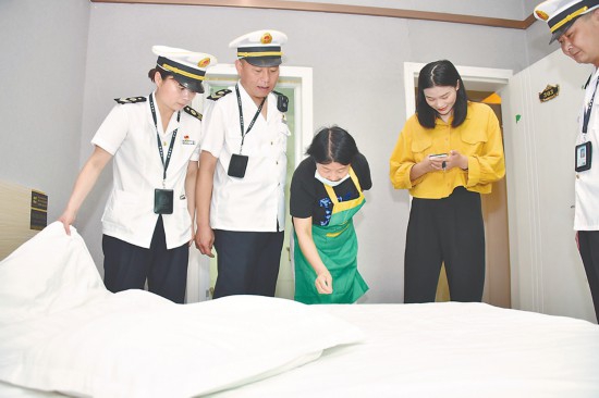 阜南高考人口_阜南亲情学校高考榜