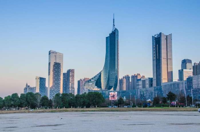 中国人口最多县城_中国人口最多的县城,人口数量多达230万,却穷得连火车站也(3)
