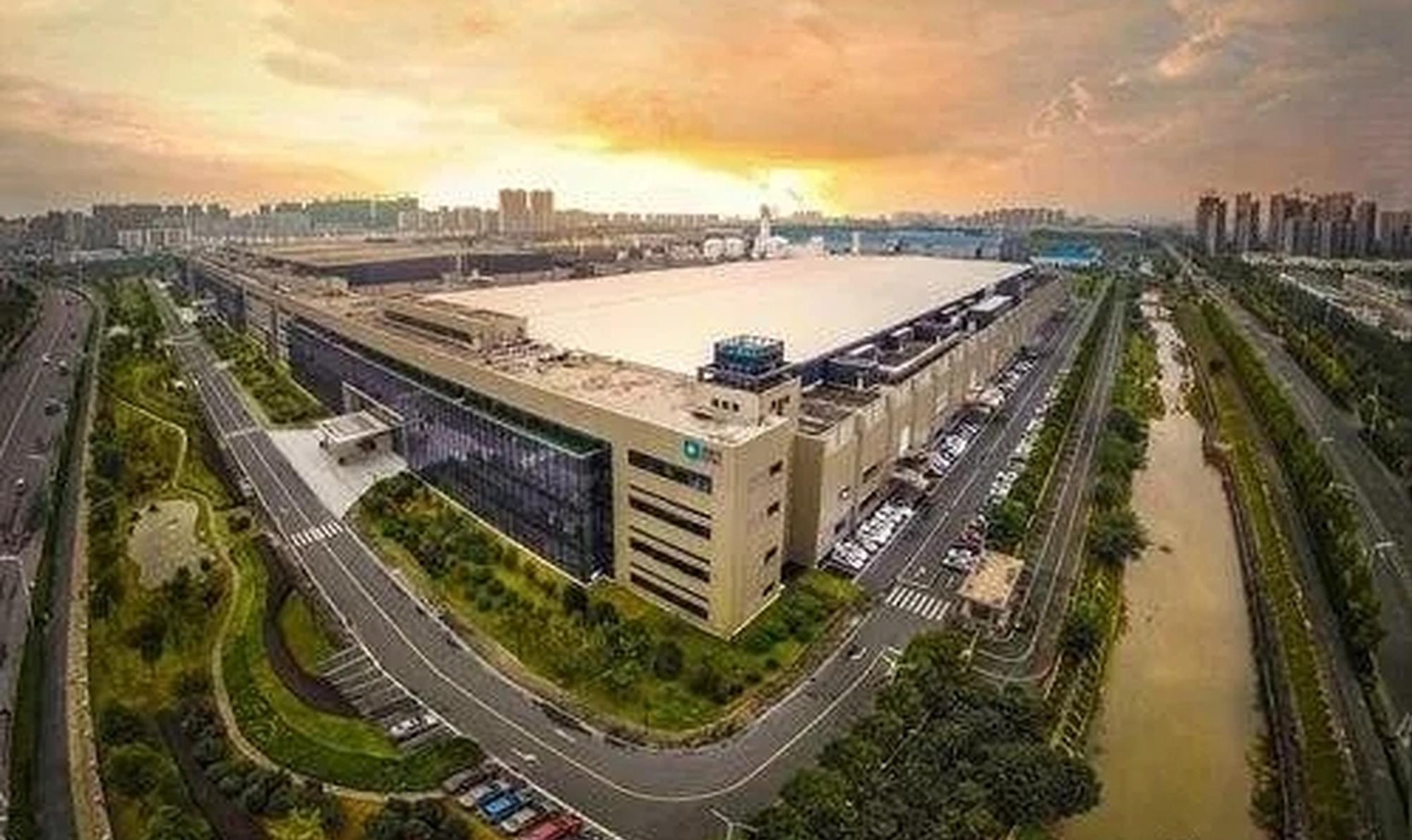 新站gdp_中国gdp增长图