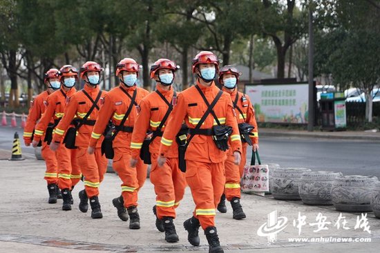 国家消防救援局安徽机动队伍在合肥滨湖国家森林公园执勤