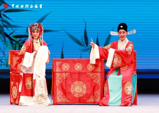迟晨 饰演 赵宠 　　汪兰兰 饰演 李桂枝