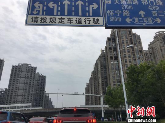 合肥街头一景。 吴兰 摄
