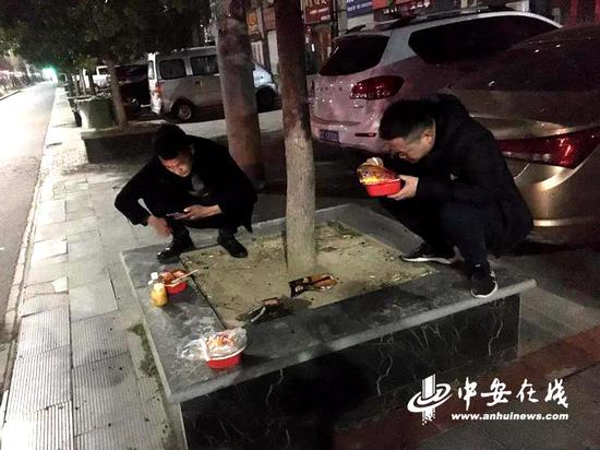 警方彻夜守候嫌疑人曹某