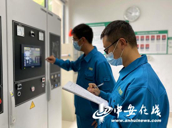 程玲剑在岗位上 侯晏摄