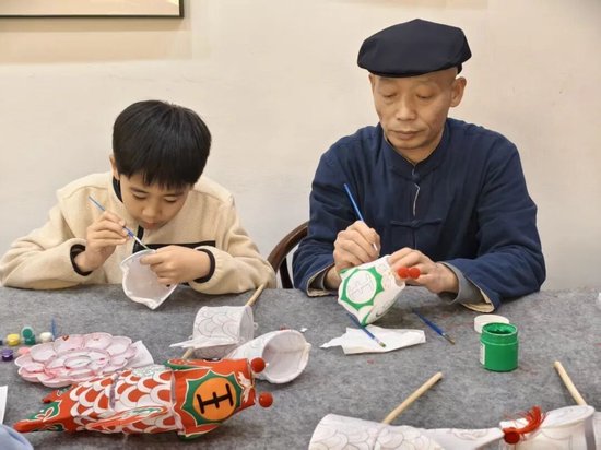 白云宾馆手绘鱼灯