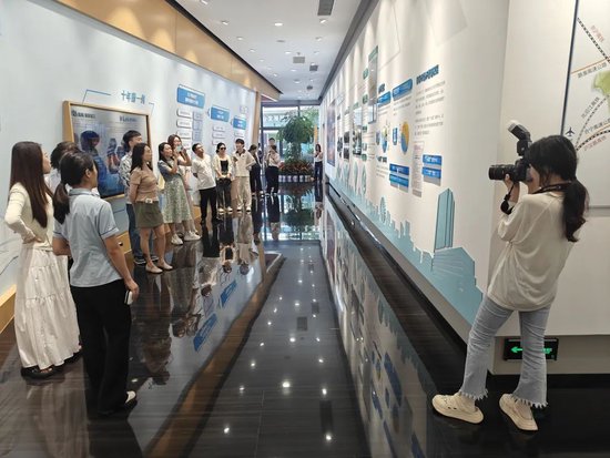 媒体探访团走进中新苏滁高新区 记者陈冲/摄