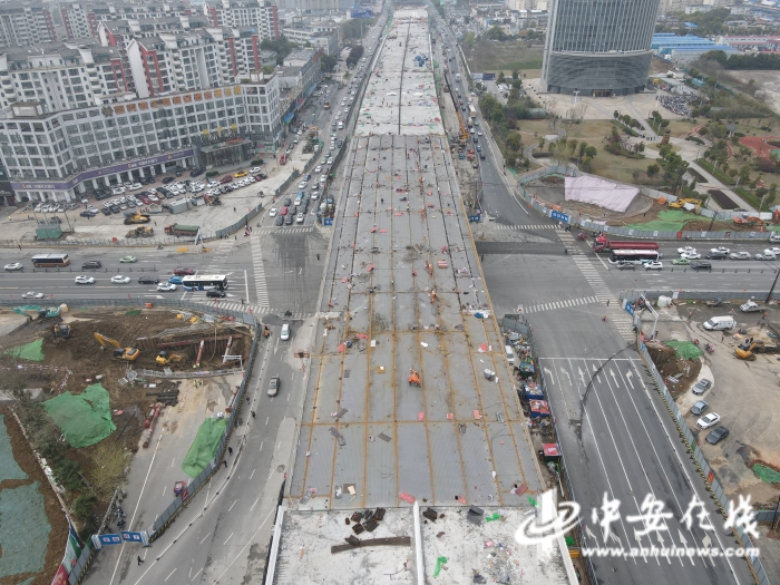 金寨路快速化改造工程繁华大道节点主线桥结构全部完工