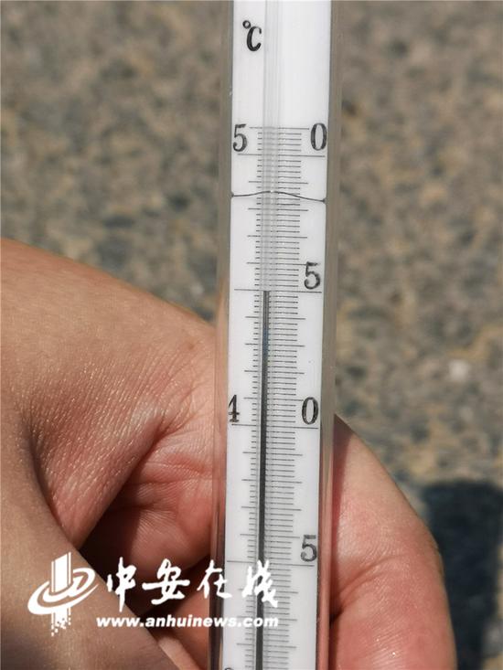 水泥地面的地表温度也很快达到45℃