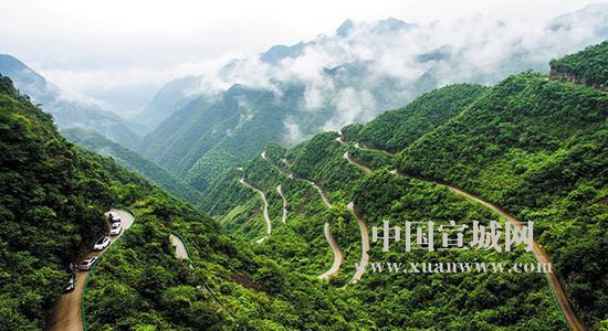 雨后“皖南川藏线”。