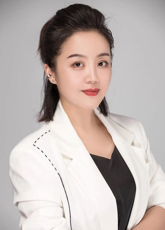 张莉
