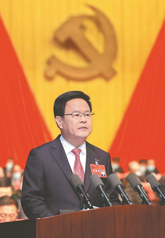 10月28日，郑栅洁同志代表中共安徽省第十届委员会向大会作报告。记者 徐国康 李博 程兆 摄