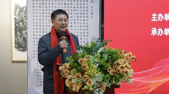 安徽省工信厅原副厅长、一级巡视员杨明主持颁奖仪式