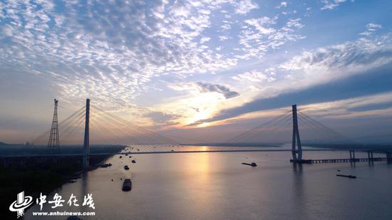池州长江公路大桥(宋凯丽 摄)