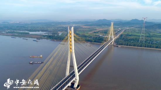 池州长江公路大桥(宋凯丽 摄)