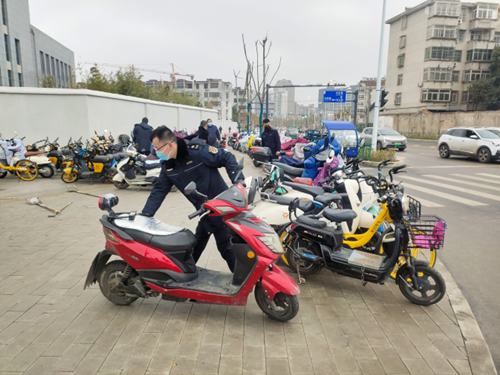 合肥这处地铁口新增非机动车停车位