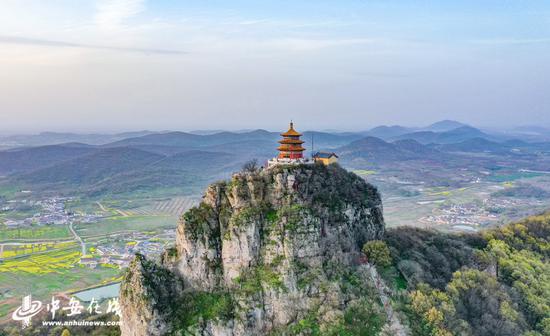 和县鸡笼山半月湖景区风光秀丽