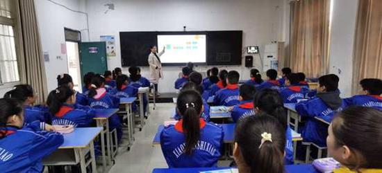 萧县实验高中在排名_与爱同行、全程陪伴!萧县实验高级中学2020年高考百