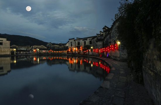 黟县宏村月沼 (图源:宏村景区)