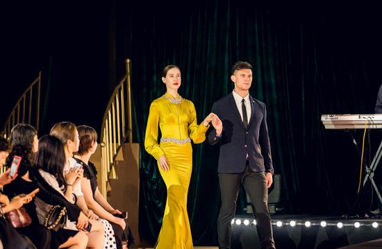 礼服走秀高定视频 b605-hxhyium5339544.jpg