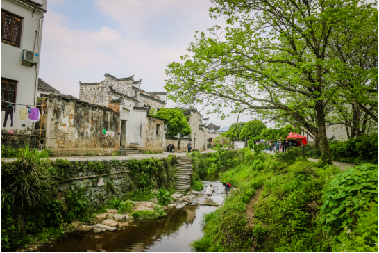 泾县查济居民日常生活(图源:安徽省文化和旅游厅)