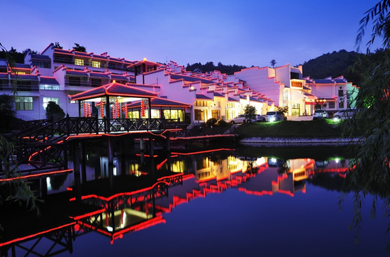 繁昌区马仁山庄夜景 (图源:马仁奇峰景区)