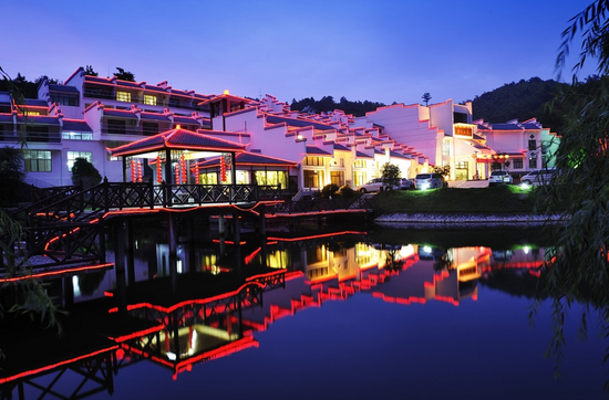  繁昌区马仁山庄夜景 （图源：马仁奇峰景区）