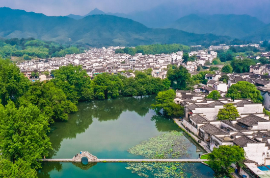 黟县宏村景区航拍(图源:黟县徽黄旅游集团)