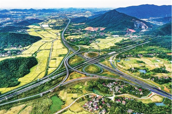 芜黄高速预计年内建成通车