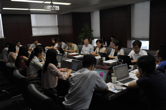 公司陈新副总裁兼董秘与机构投资者交流