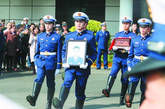 荣归故里