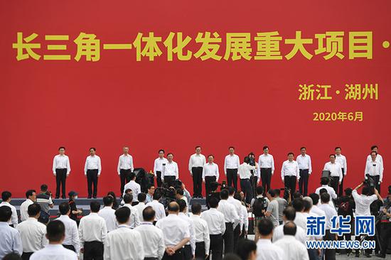 6月5日在浙江湖州拍摄的沪苏湖铁路开工仪式现场。 新华社记者 黄宗治 摄