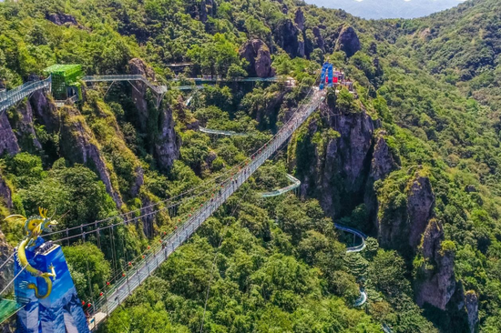 繁昌区马仁奇峰景区 飞龙玻璃桥 （图源：芜湖马仁奇峰景区）