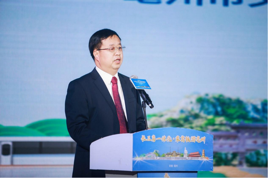 　亳州市文化旅游体育局党组成员、副局长黄伟 推介