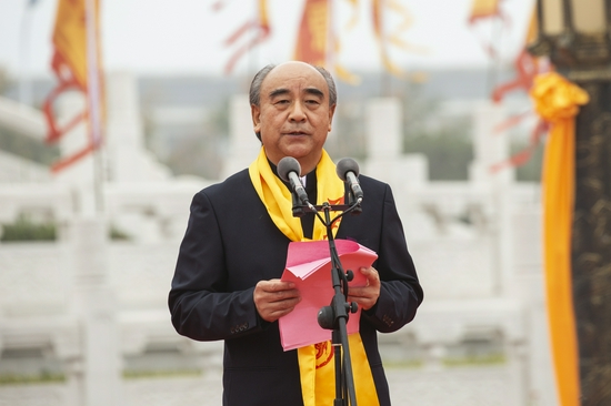 古井集团党委书记、董事长梁金辉致辞。